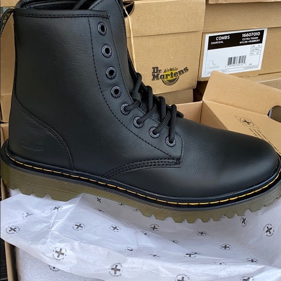 🔥DR MARTENS AWLEY BOOTS NWT - Picture 8 of 9